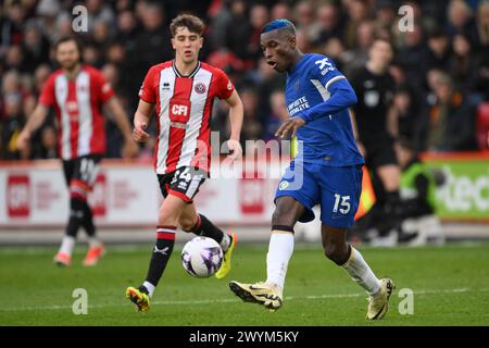 Sheffield, Royaume-Uni. 07 avril 2024. Nicolas Jackson de Chelsea passe le ballon lors du match de premier League Sheffield United vs Chelsea à Bramall Lane, Sheffield, Royaume-Uni, le 7 avril 2024 (photo par Craig Thomas/News images) à Sheffield, Royaume-Uni le 4/7/2024. (Photo de Craig Thomas/News images/SIPA USA) crédit : SIPA USA/Alamy Live News Banque D'Images