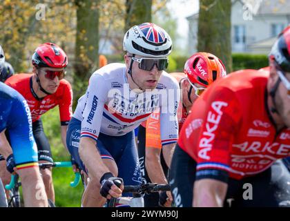 Champion national britannique, Fred WRIGHT, Bahreïn - victorieux lors de la 121e édition de Paris Roubaix, France, 7 avril 2024, Credit:Chris Wallis/Alamy Live News Banque D'Images