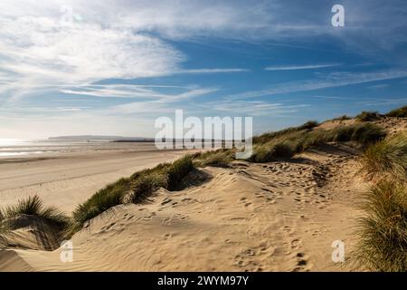 Une vue sur les dunes de sable, à Camber Sands sur la côte du Sussex Banque D'Images