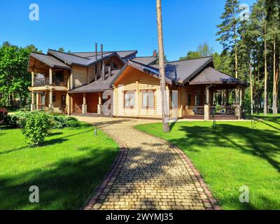 Maison en bois Honka résidence à Sukhulochya Banque D'Images