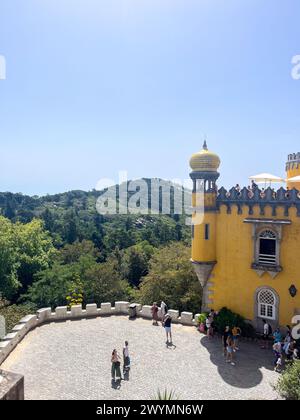 Lisbonne, Portugal, été, steets, bâtiments colorés, bâtiment de fondation, Cascais, palais de Pena, musée MAAT Banque D'Images