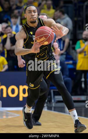 Jaren Lewis (MHP Riesen Ludwigsburg, #08), pendant le jour du match, Alba Berlin vs Alba Berlin vs MHP Riesen Ludwigsburg, BBL, Basketball, Uber Arena, 07.04. 2024, crédit : HMB Media/Uwe Koch/Alamy Live News Banque D'Images