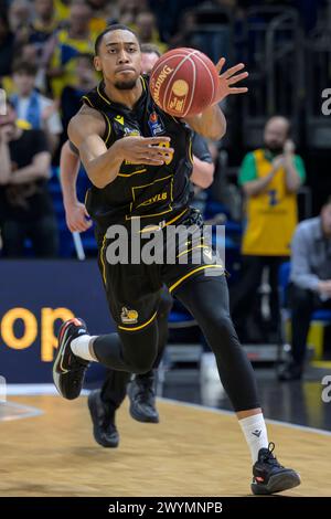 Jaren Lewis (MHP Riesen Ludwigsburg, #08), pendant le jour du match, Alba Berlin vs Alba Berlin vs MHP Riesen Ludwigsburg, BBL, Basketball, Uber Arena, 07.04. 2024, crédit : HMB Media/Uwe Koch/Alamy Live News Banque D'Images