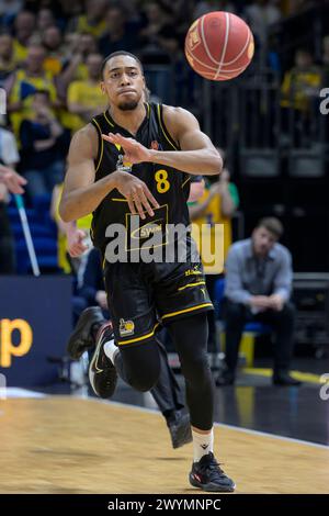 Jaren Lewis (MHP Riesen Ludwigsburg, #08), pendant le jour du match, Alba Berlin vs Alba Berlin vs MHP Riesen Ludwigsburg, BBL, Basketball, Uber Arena, 07.04. 2024, crédit : HMB Media/Uwe Koch/Alamy Live News Banque D'Images