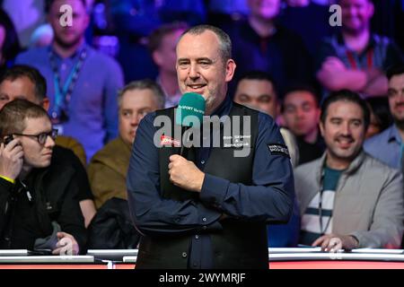 Manchester, Royaume-Uni. 07 avril 2024. Mark Williams est interviewé par ITV après la finale du Johnstone's Paint Tour Championship à Manchester Central, Manchester, Royaume-Uni, le 7 avril 2024 (photo de Cody Froggatt/News images) à Manchester, Royaume-Uni, le 4/7/2024. (Photo de Cody Froggatt/News images/Sipa USA) crédit : Sipa USA/Alamy Live News Banque D'Images