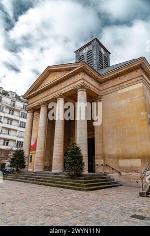 Paris, France - 20 janvier 2022 : vue extérieure de l'église Saint Pierre de gros Caillou à Paris, France. Banque D'Images