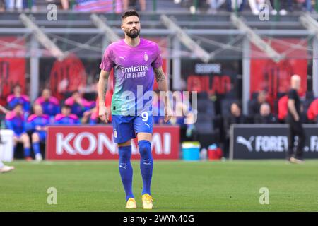 Milan, Italie. 6 avril 2024. Italie, Milan, 6 avril 2024 : Olivier Giroud (AC Milan) attend un lancer de gardien de but en première mi-temps pendant le match de football AC Milan vs US Lecce, jour31 Serie A 2023-2024 San Siro Stadium.AC Milan vs US Lecce, Lega Calcio Serie A 2023/2024 day 31 at San Siro Stadium (crédit image : © Fabrizio Andrea Bertani/Pacific Press via ZUMA Press Wire) USAGE ÉDITORIAL EXCLUSIF ! Non destiné à UN USAGE commercial ! Banque D'Images