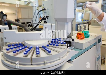 GC / MS. Chromatographe en phase gazeuse avec détecteur de masse. Analyse des composés organiques dans les extraits obtenus prétraitement des échantillons. Laboratoire organique. Division de l'énergie et de l'environnement. TECNALIA recherche et innovation. Donostia. San Sebastian. Gipuzkoa. Pays Basque. Espagne. Europe. Banque D'Images