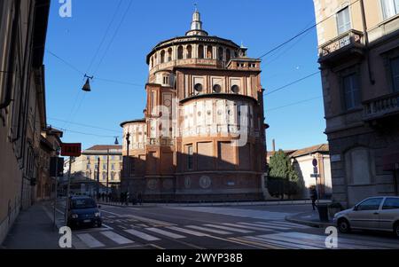 Santa Maria delle Grazie, église Sainte Marie de grâce, vue en contraste de la lumière et des ombres de l'après-midi, côté autel arrière, Milan, Italie Banque D'Images