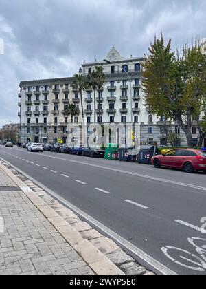 Ville métropolitaine de Bari, Italie, rues, bâtiments publics, architecture, région des Pouilles, mer Adriatique, Italie méridionale, centre, Palazzo del Governo Banque D'Images