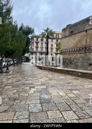 Bari, Italie, printemps, Château,Castello Svevo di Bari, Castello Normanno-Svevo, Château Normanno-Souabe à Bari, Pouilles Banque D'Images