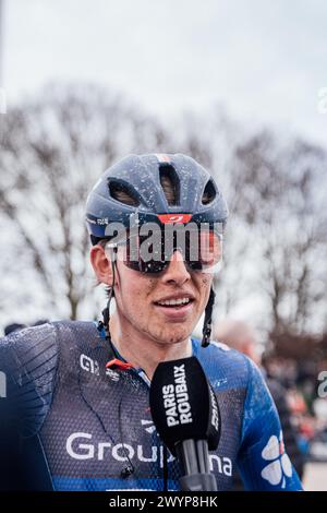 Roubaix, France. 08 avril 2024. Photo par Zac Williams/SWpix.com - 07/04/2024 - cyclisme - 2024 Paris Roubaix - Laurence Pithie, Groupama FDJ. Crédit : SWpix/Alamy Live News Banque D'Images