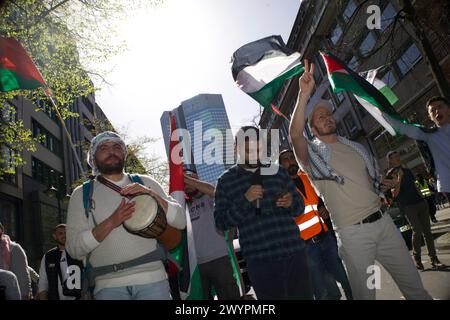 Francfort, Allemagne, 6 avril 2024. Arrêtez la manifestation de guerre en soutien à Gaza. Banque D'Images