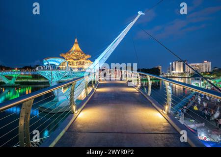 Pont Darul Hana, Kuching, Sarawak, Bornéo, Malaisie, Asie Banque D'Images