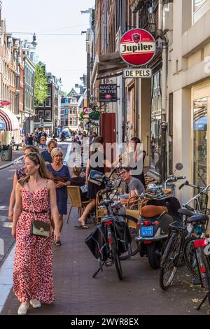 Rue confortable - les 9 rues, pour les touristes et les résidents dans le centre d'Amsterdam. Banque D'Images