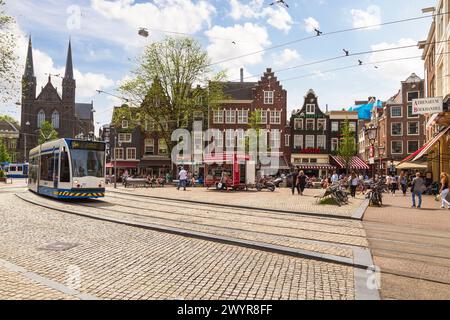 Het Spui, une place confortable et populaire dans le centre d'Amsterdam. Banque D'Images