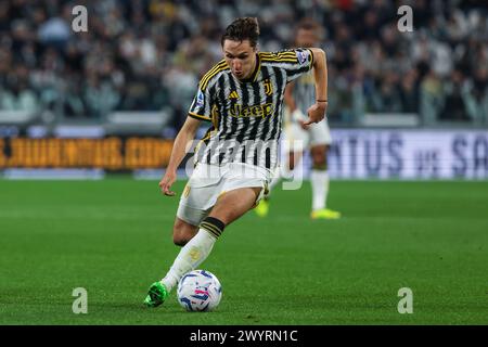 Turin, Italie. 07 avril 2024. Federico Chiesa de la Juventus FC vu en action lors du match de football de Serie A 2023/24 entre la Juventus FC et l'ACF Fiorentina au stade Allianz, Turin, Italie, le 07 avril 2024 - photo FCI/Fabrizio Carabelli crédit : SOPA images Limited/Alamy Live News Banque D'Images