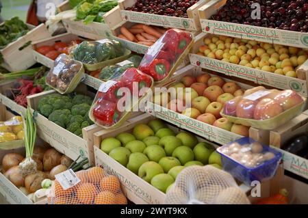 Alimentation écologique. Bioterra, foire des produits biologiques, de la gestion écologique et de l'environnement, FICOBA, foire internationale de la Côte Basque. Irun, Gipuzkoa, pays Basque, Espagne. Banque D'Images