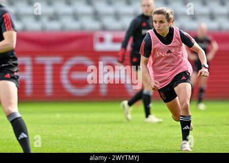 Viborg, Danemark. 08 avril 2024. Davina Philtjens photographiée lors de la séance d'entraînement de la journée -1 avant un match entre les équipes nationales du Danemark et de Belgique, appelée les Red Flames lors de la deuxième journée du groupe A2 dans la phase de championnat des qualifications européennes féminines de l'UEFA 2023-24, le lundi 8 avril 2024 à Viborg, Danemark . Crédit : Sportpix/Alamy Live News Banque D'Images