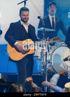 Sam Hunt se produit sur scène lors des CMT Music Awards 2024 au Moody Center le 7 avril 2024 à Austin, Texas. Photo : Amy E. Price/imageSPACE Banque D'Images