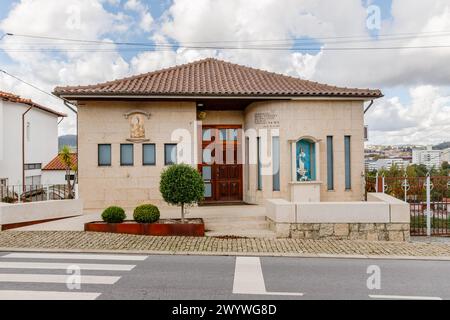 Antas, Vila Nova de Famalicao, Braga, Portugal - 22 octobre 2020 : détail de l'architecture de la confraria nossa senhora da conceicao (Confrérie de nos Banque D'Images