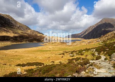 Lake Llyn Idwal, parc national de Snowdonia près de Pont Pen-y-benglog, Bethesda, Bangor, pays de Galles, Grande-Bretagne Banque D'Images