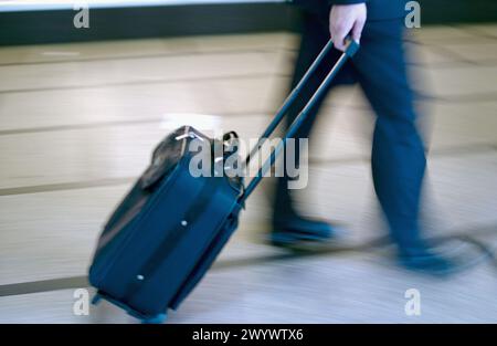 Chariot transportant un homme. Milan. Lombardie, Italie. Banque D'Images