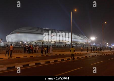 Match inaugural nocturne au stade. Al Janoub Stadium alias Al Wakrah Stadium, Doha, Qatar. Architecte : Zaha Hadid Architects, 2019. Banque D'Images