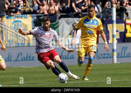 Frosinone, Latium, Italie. 7 avril 2024. Riccardo Orsolini de Bologne contrôle le ballon pendant le match de Serie A SSC Frosinone Calcio- Bologna FC Stadio Stirpe le 7 avril 2024 à Frosinone, Italie. (Crédit image : © Ciro de Luca/ZUMA Press Wire) USAGE ÉDITORIAL SEULEMENT! Non destiné à UN USAGE commercial ! Banque D'Images