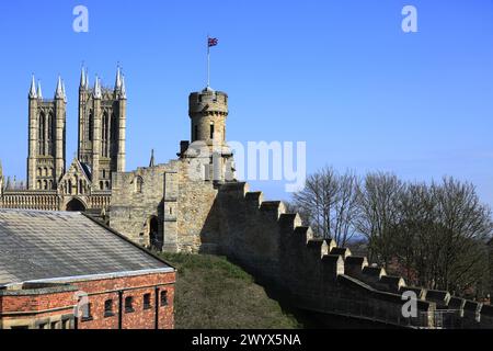 Vue sur le château de Lincoln, Lincoln City, comté de Lincolnshire, Angleterre, Royaume-Uni Banque D'Images