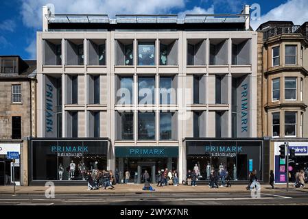 Vue extérieure du Primark Store sur Princes Street, Édimbourg, Écosse, Royaume-Uni. Banque D'Images