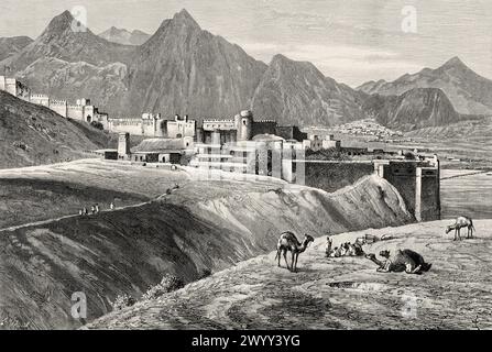 La ville d'Attock et les murs de la forteresse, Pendjab, Pakistan. Voyage dans le nord de l'Inde. Excursion à Attock sur la rivière Indus. Dessins et textes d'Evremond de Berard (1824 – 1881) le Tour du monde 1880 Banque D'Images