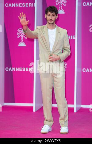 Cannes, France. 08 avril 2024. Pierre Niney au Pink Carpet dans le cadre du 7ème Festival International CannesSeries à Cannes, France, le 08 avril 2024. Photo par Aurore Marechal/ABACAPRESS.COM crédit : Abaca Press/Alamy Live News Banque D'Images