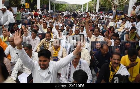 Inde. 07 avril 2024. NEW DELHI, INDE - 7 AVRIL : les dirigeants de l'AAP et les partisans du parti pendant le jeûne de masse pour protester contre l'arrestation de Delhi cm Arvind Kejriwal à Jantar Mantar le 7 avril 2024 à New Delhi, Inde. (Photo de Sonu Mehta/Hindustan Times/Sipa USA) crédit : Sipa USA/Alamy Live News Banque D'Images