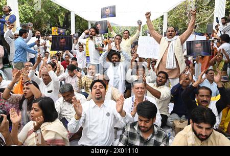 Inde. 07 avril 2024. NEW DELHI, INDE - 7 AVRIL : les dirigeants de l'AAP et les partisans du parti pendant le jeûne de masse pour protester contre l'arrestation de Delhi cm Arvind Kejriwal à Jantar Mantar le 7 avril 2024 à New Delhi, Inde. (Photo de Sonu Mehta/Hindustan Times/Sipa USA) crédit : Sipa USA/Alamy Live News Banque D'Images