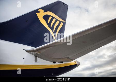 LOGO RYANAIR SUR UN AVION BOEING - EMBARQUEMENT RYANAIR - VOL LOW COST © PHOTOGRAPHIE : F. BEAUMONT Banque D'Images