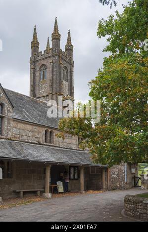 L'église St Pancras du XIVe siècle, connue sous le nom de 'Cathédrale dans les Maures', au cœur de Dartmoor à Widecombe in the Moor, Dartmoor, Devon, Angleterre, Royaume-Uni Banque D'Images