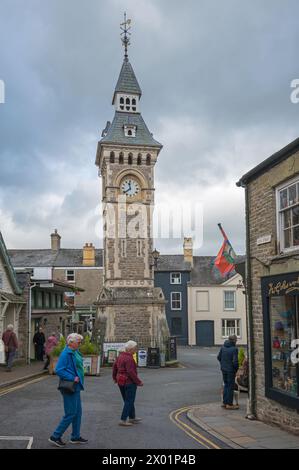 Le 19ème siècle, haut victorien, Tour de l'horloge dans Broad Street, Hay-on-Wye, pays de Galles Banque D'Images