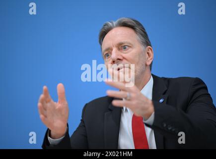 Berlin, Allemagne. 09th Apr, 2024. Holger Münch, président de l'Office fédéral de la police criminelle (BKA), présente les statistiques de la police criminelle 2023 (PKS). Crédit : Britta Pedersen/dpa/Alamy Live News Banque D'Images
