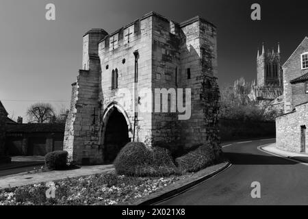 Vue de l'arc Pottergate, Lincoln City, Lincolnshire, Angleterre, Royaume-Uni Banque D'Images