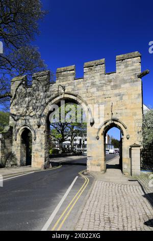 Vue de la porte Priory, Pottergate, Lincoln City, Lincolnshire, Angleterre, ROYAUME-UNI Banque D'Images