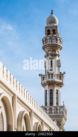 Minaret de la mosquée Isa bin Ali à Muharraq, Bahreïn. Banque D'Images