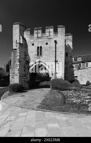 Vue de l'arc Pottergate, Lincoln City, Lincolnshire, Angleterre, Royaume-Uni Banque D'Images