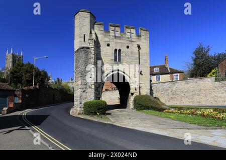 Vue de l'arc Pottergate, Lincoln City, Lincolnshire, Angleterre, Royaume-Uni Banque D'Images