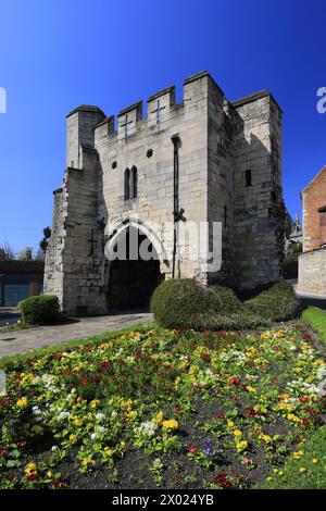 Vue de l'arc Pottergate, Lincoln City, Lincolnshire, Angleterre, Royaume-Uni Banque D'Images