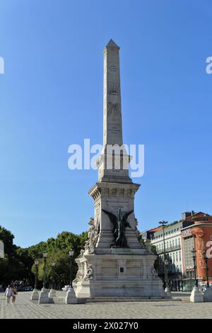 Le Monument aux restaurateurs est situé sur la place Restauradores à Lisbonne, au Portugal Banque D'Images