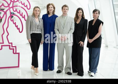 Cannes, France. 09th Apr, 2024. Elsie de Brauw, Martijn Lakemeier, Delfina Chaves et leurs invités assistent au Maxima Photocall lors du 7ème Festival International des Canneseries le 09 avril 2024 à Cannes, France. Photo de David NIVIERE/ABACAPRESS.COM crédit : Abaca Press/Alamy Live News Banque D'Images