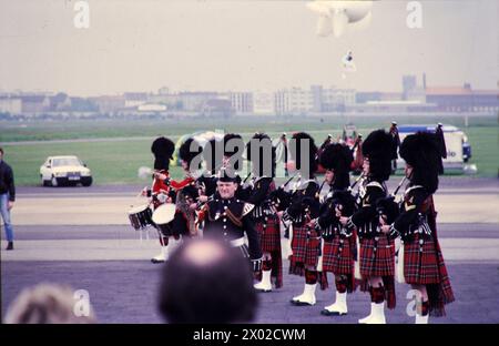 Flughafen Tempelhof GER, 20240101,Berlin, Aufnahme, CA.1968, Flughafen Tempelhof, tag der offenen Tür, mit Streitkräften *** Tempelhof Airport GER, 20240101,Berlin, photo, env. 1968, Tempelhof Airport, journée portes ouvertes, avec les forces armées Banque D'Images