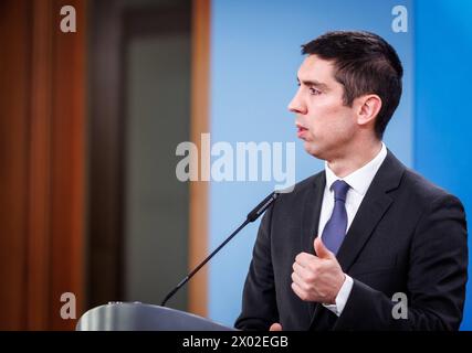 Mihai Popsoi, Aussenminister der Republik Moldau, zu Gespraechen im Auswaertigen AMT. Aufgenommen im Rahmen einer gemeinsamen Pressekonferenz à Berlin, 09.04.2024. Fotografiert im Auftrag des Auswaertigen AMTES Berlin Deutschland *** Mihai Popsoi, ministre des Affaires étrangères de la République de Moldova, pour des entretiens au Ministère fédéral des Affaires étrangères photographiés lors d'une conférence de presse conjointe à Berlin, 09 04 2024 photographié au nom du Ministère fédéral des Affaires étrangères Berlin Allemagne Copyright : xJulianexSonntagxAAxphotothek.dex Banque D'Images