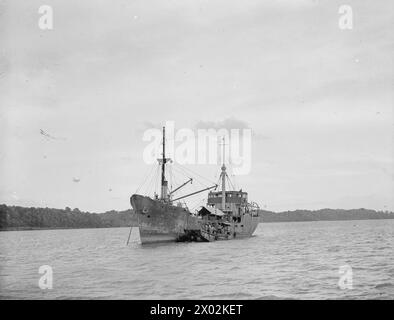 Le 29 octobre 1945, à Singapour, l'opération Exode a déplacé 200 000 soldats et marins japonais de Malaisie, des Andamans, des Nicobars et de Sumatra vers l'île de Rempang sous la garde navale britannique, où les prisonniers sont temporairement hébergés. Banque D'Images